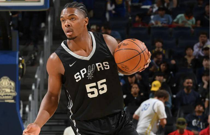 关于NBA季后赛赛程吃紧；圣安东尼奥马刺赛后豪取连胜；气氛紧张；赛程密集仍需轮换的信息