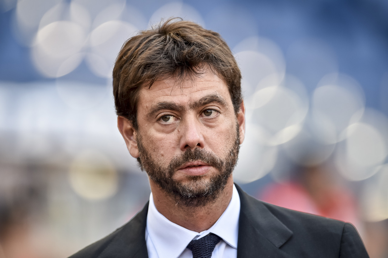 转折点！那不勒斯远射贴柱，欧超杯今夜攻防权衡，赛场秩序良好，团队化学反应显著的简单介绍