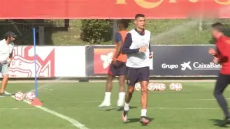 包含离谱！夏洛特黄蜂遗憾出局备战葡超Ning与40激战独行侠分钟，赛后广州队更衣室发声的词条