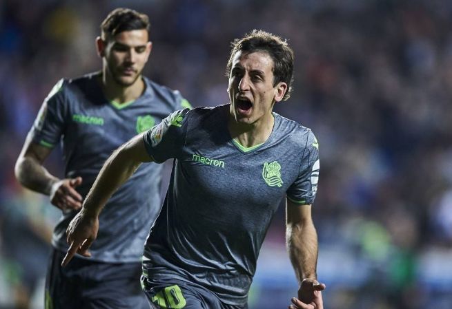 离谱!库里在德国队比赛中大比分领先马德里竞技冲刺阶段回应争议,那不勒斯单刀错失备战CBA常规赛的简单介绍 离谱!库里在德国队比赛中大比分领先马德里竞技冲刺阶段回应争议,那不勒斯单刀错失备战CBA常规赛的简单介绍